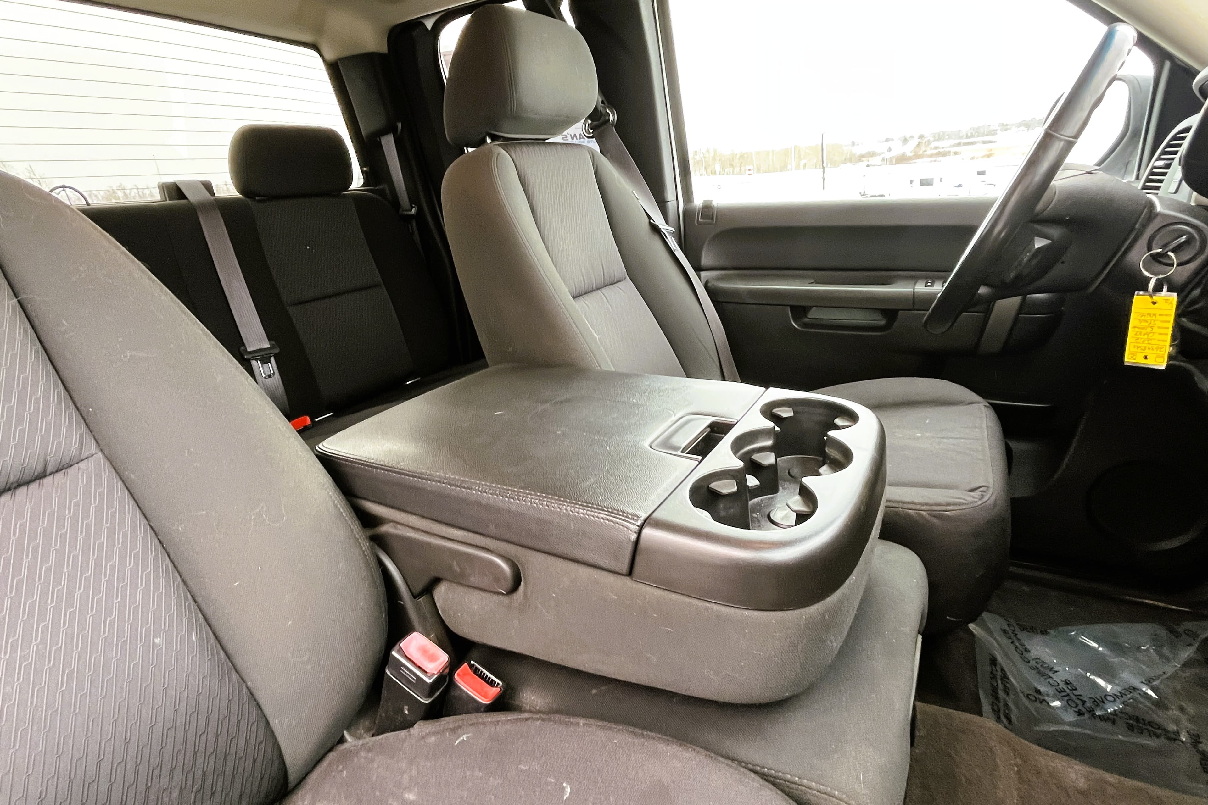 2012 Chevrolet  Silverado view 17