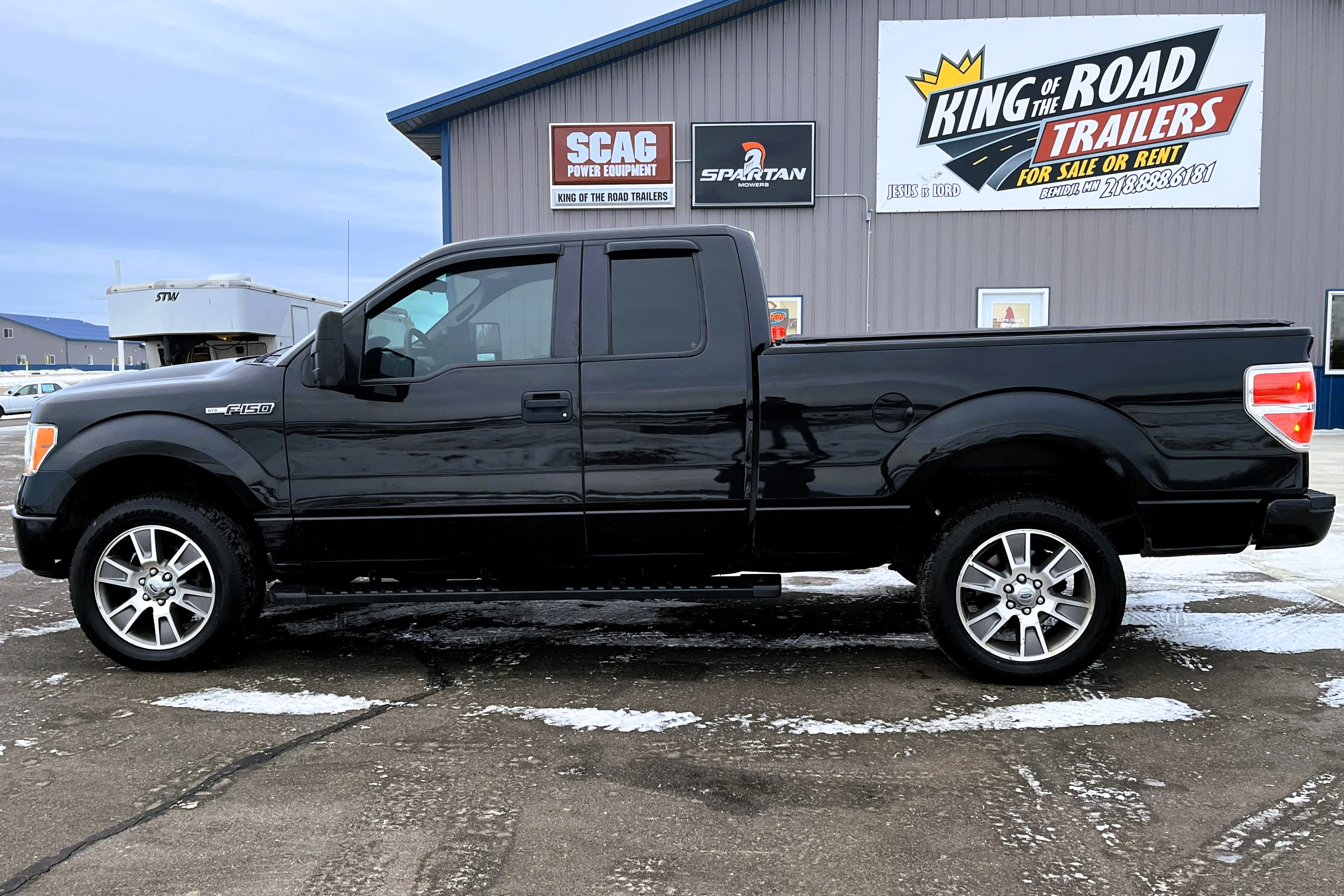 2011 Ford F150 view 11