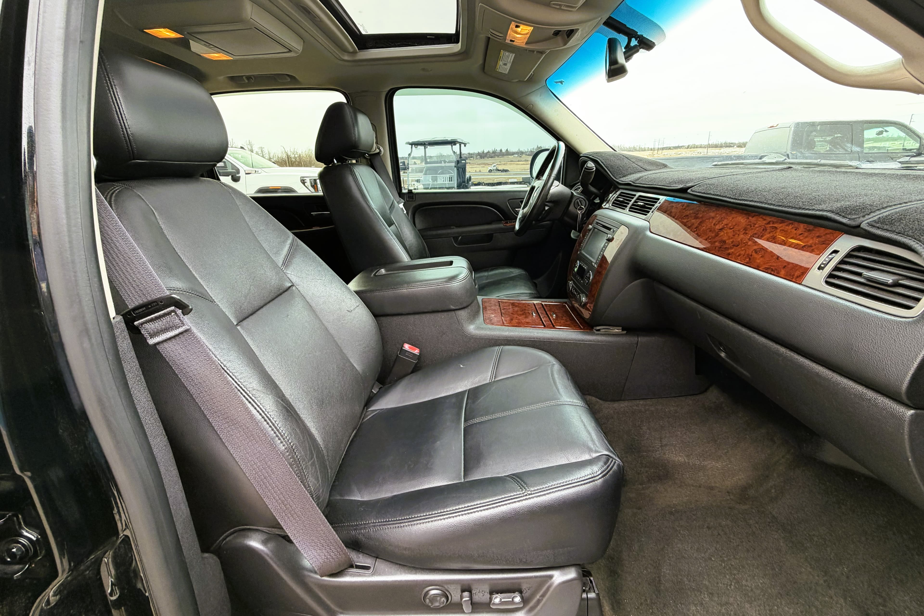 2013 Chevrolet Avalanche view 18