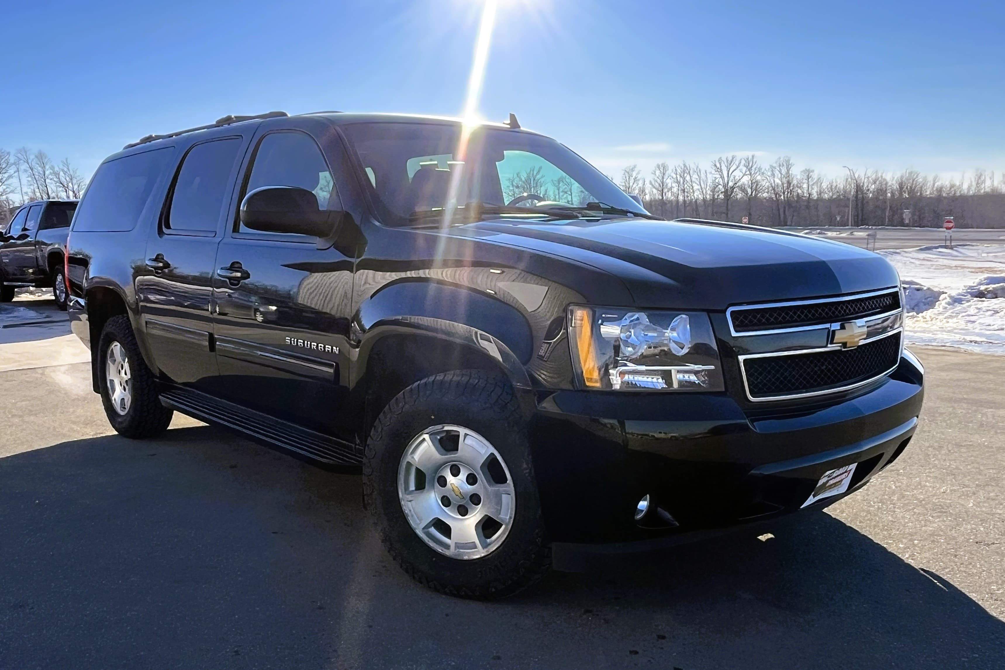 2014 Chevrolet Suburban view 3