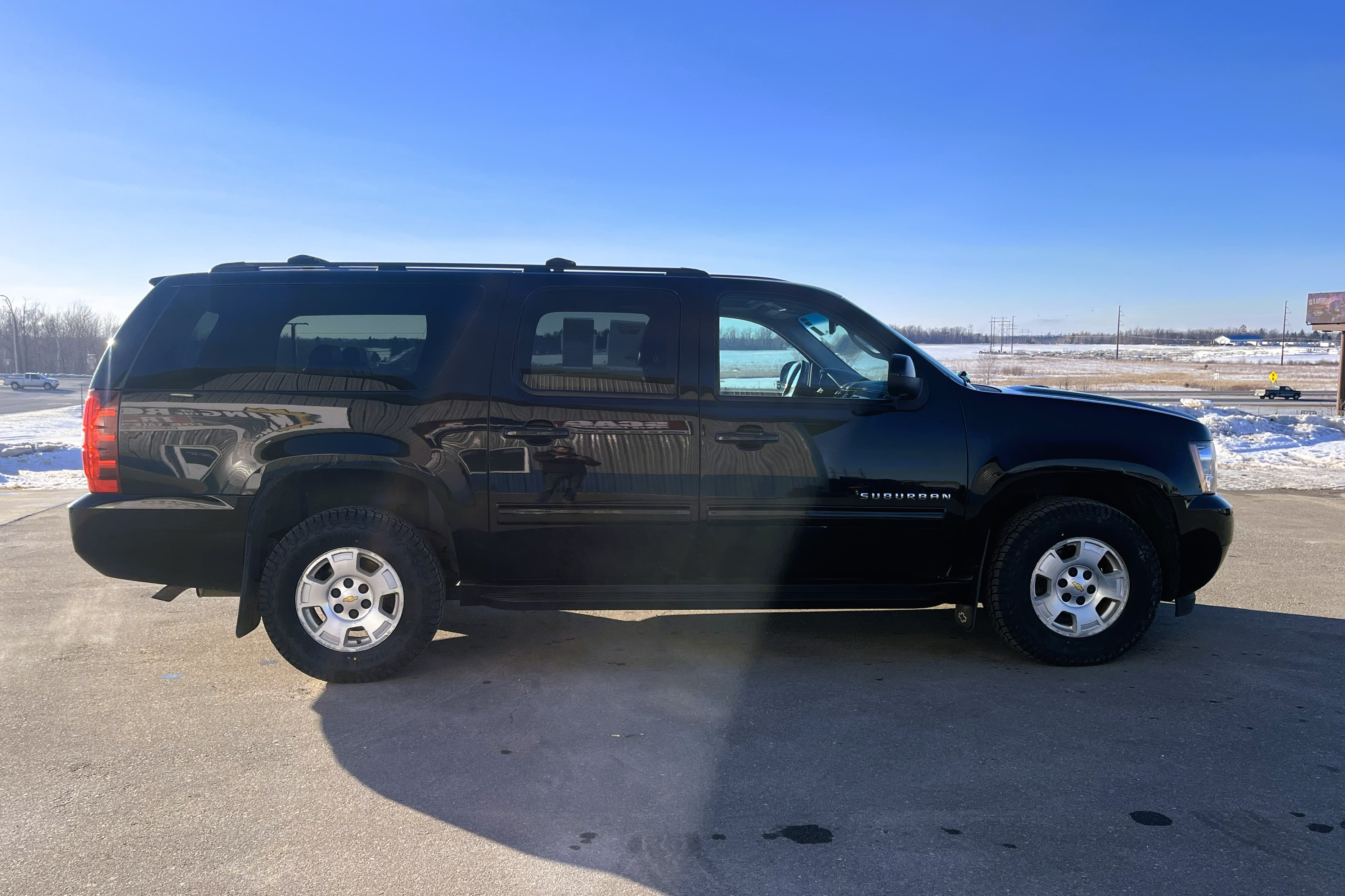2014 Chevrolet Suburban view 9
