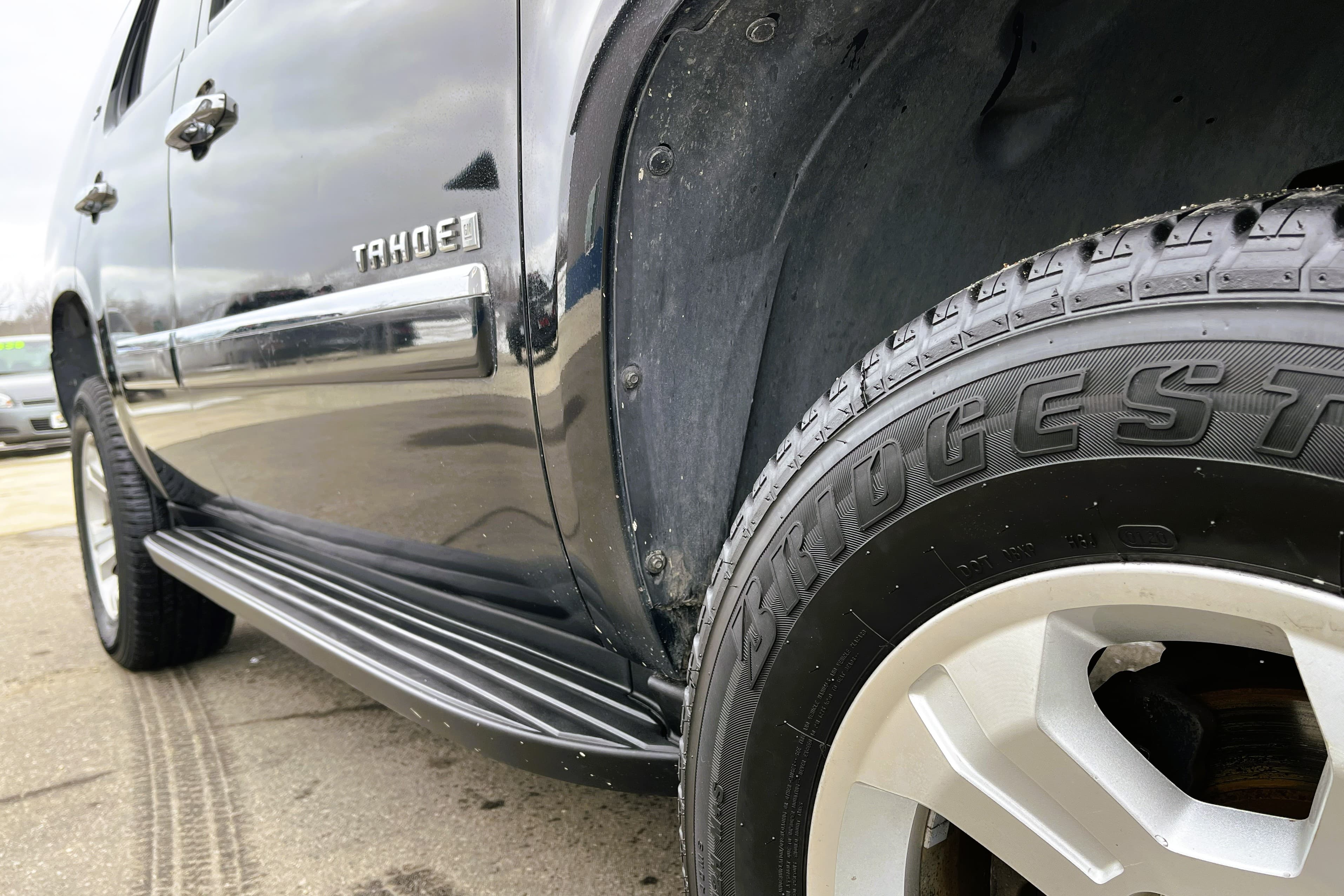 2009 Chevy Tahoe view 5