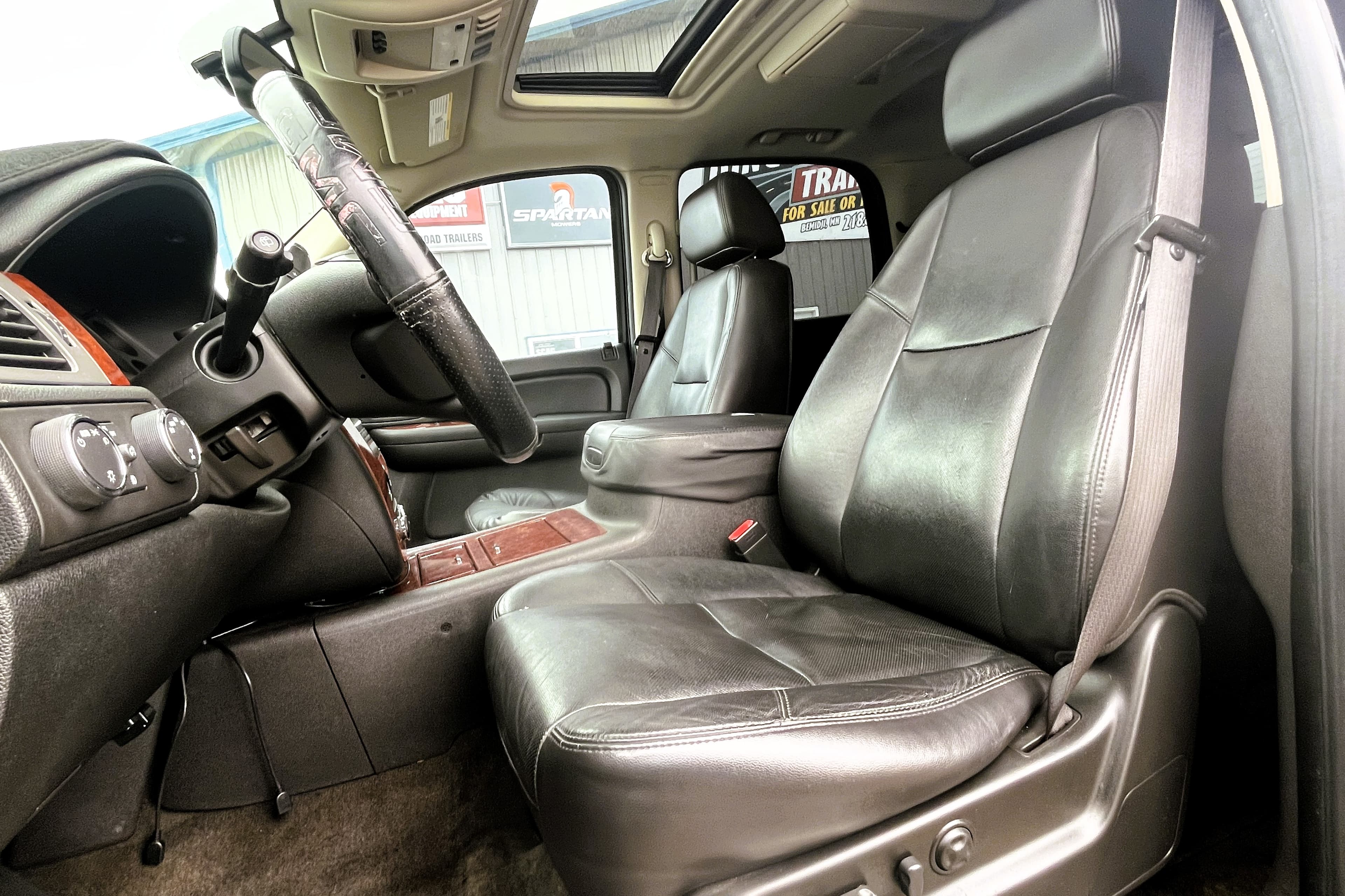 2009 Chevy Tahoe view 14